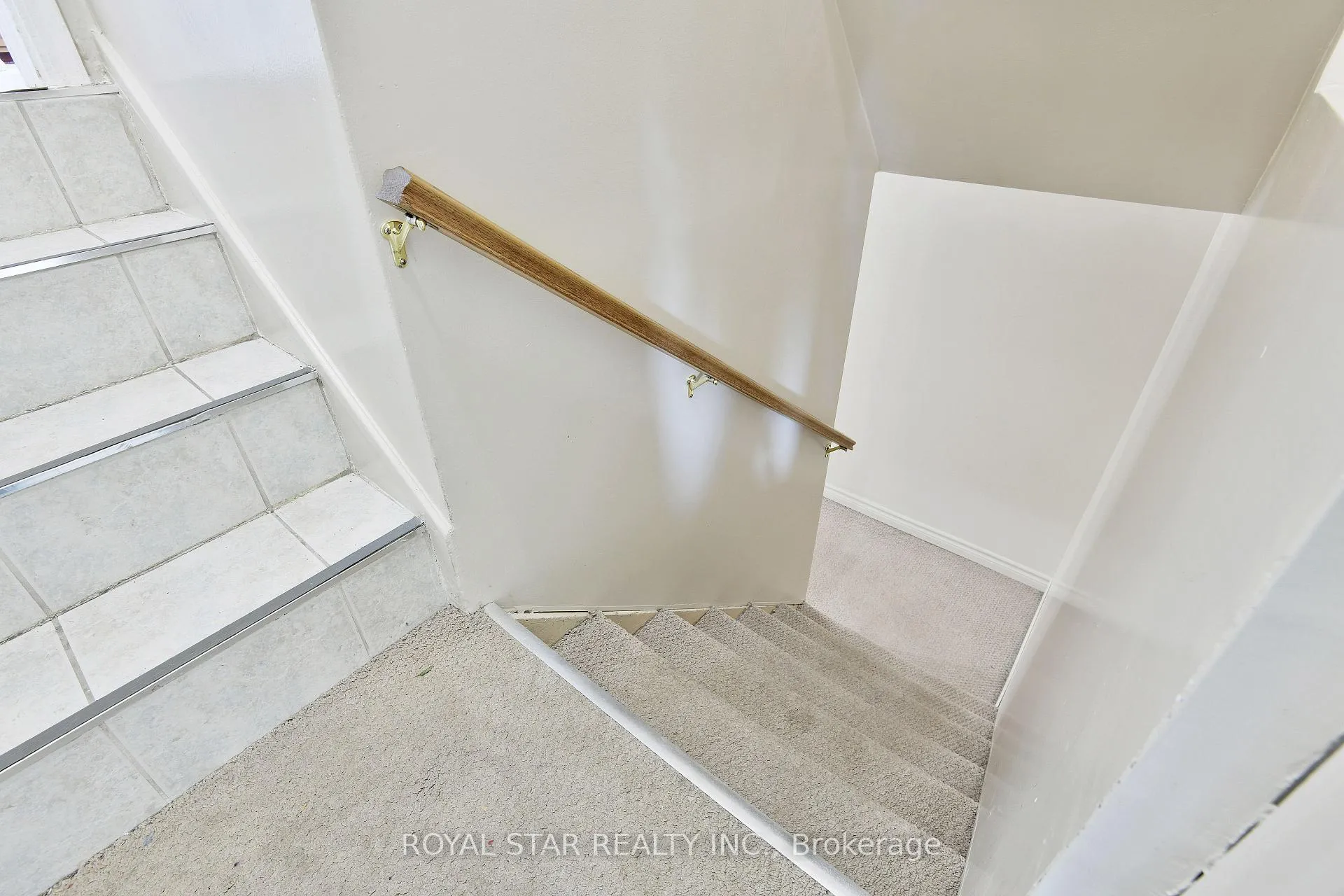 Photo 21 of 84 St Claire Avenue, Ottawa, Meadowlands/St. Claire Gardens — HOMEH