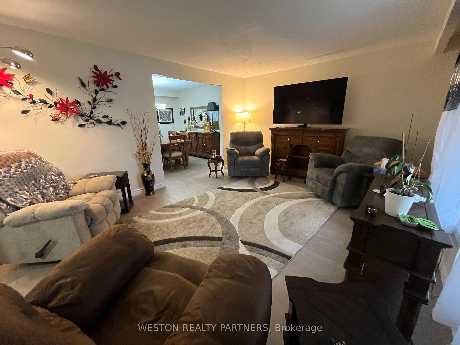 Photo 5 of 52 Debora Drive, Grimsby, Grimsby East — HOMEH