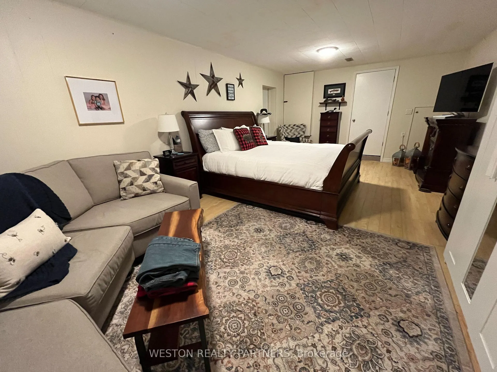 Photo 13 of 52 Debora Drive, Grimsby, Grimsby East — HOMEH