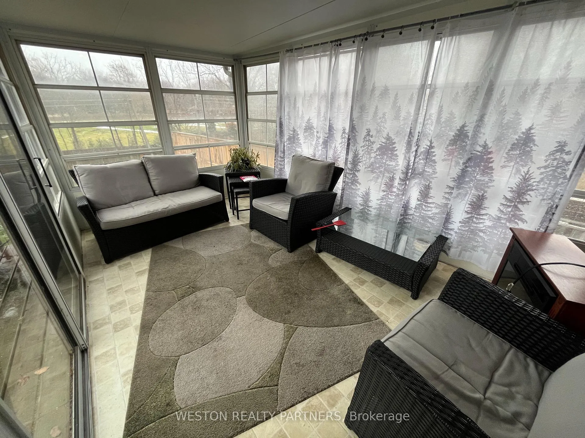 Photo 15 of 52 Debora Drive, Grimsby, Grimsby East — HOMEH