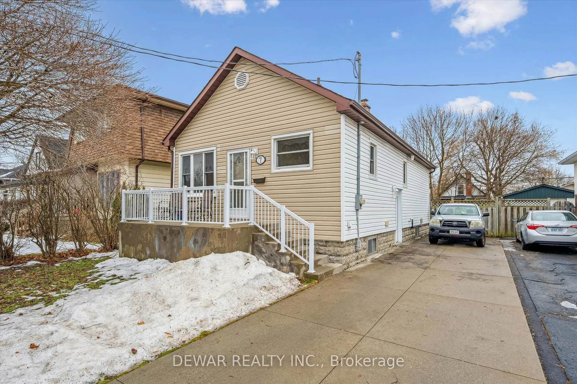 Front of 7 Elmwood Avenue