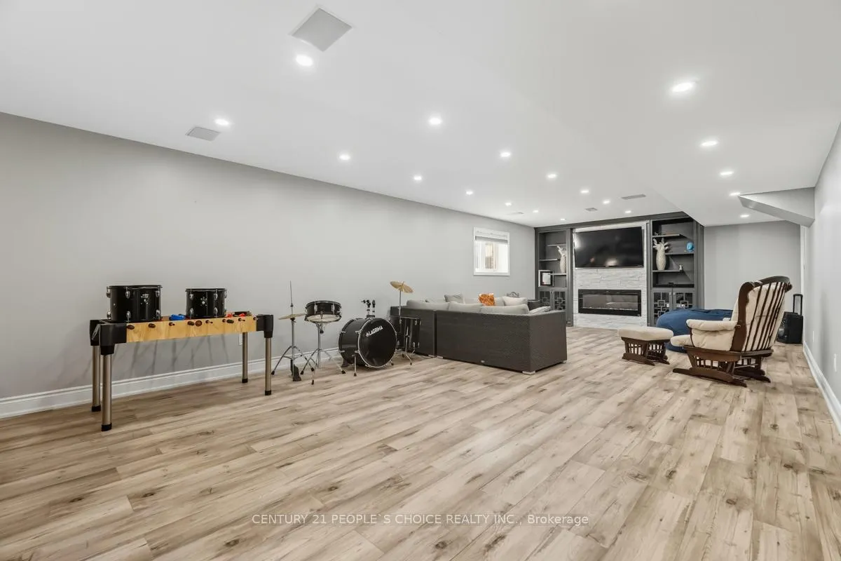 Photo 37 of 318 Laundon Terrace, Milton, Scott — HOMEH