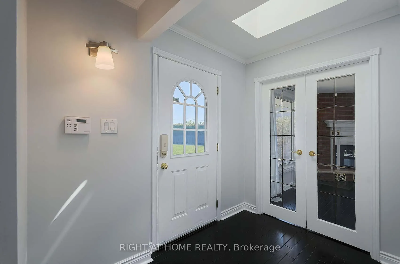 Photo 7 of 17 Oak Street, New Tecumseth, Alliston — HOMEH