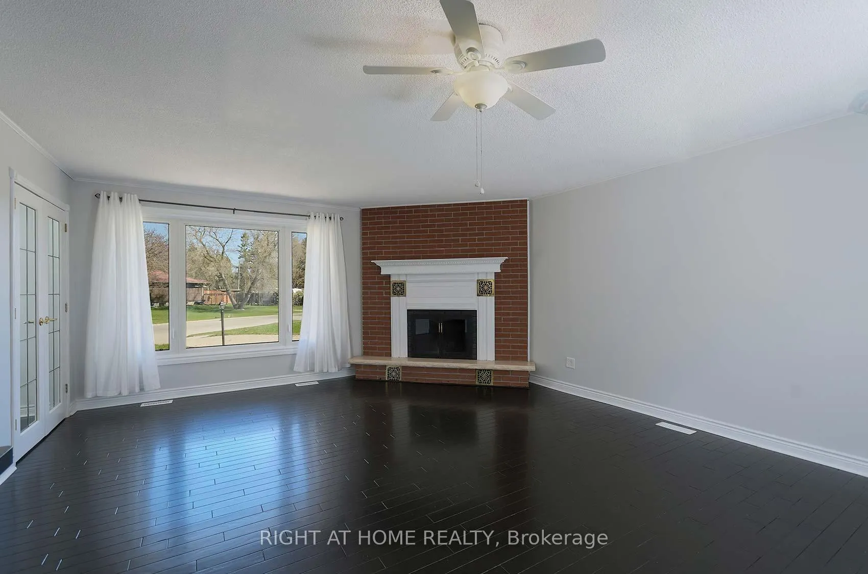 Photo 11 of 17 Oak Street, New Tecumseth, Alliston — HOMEH