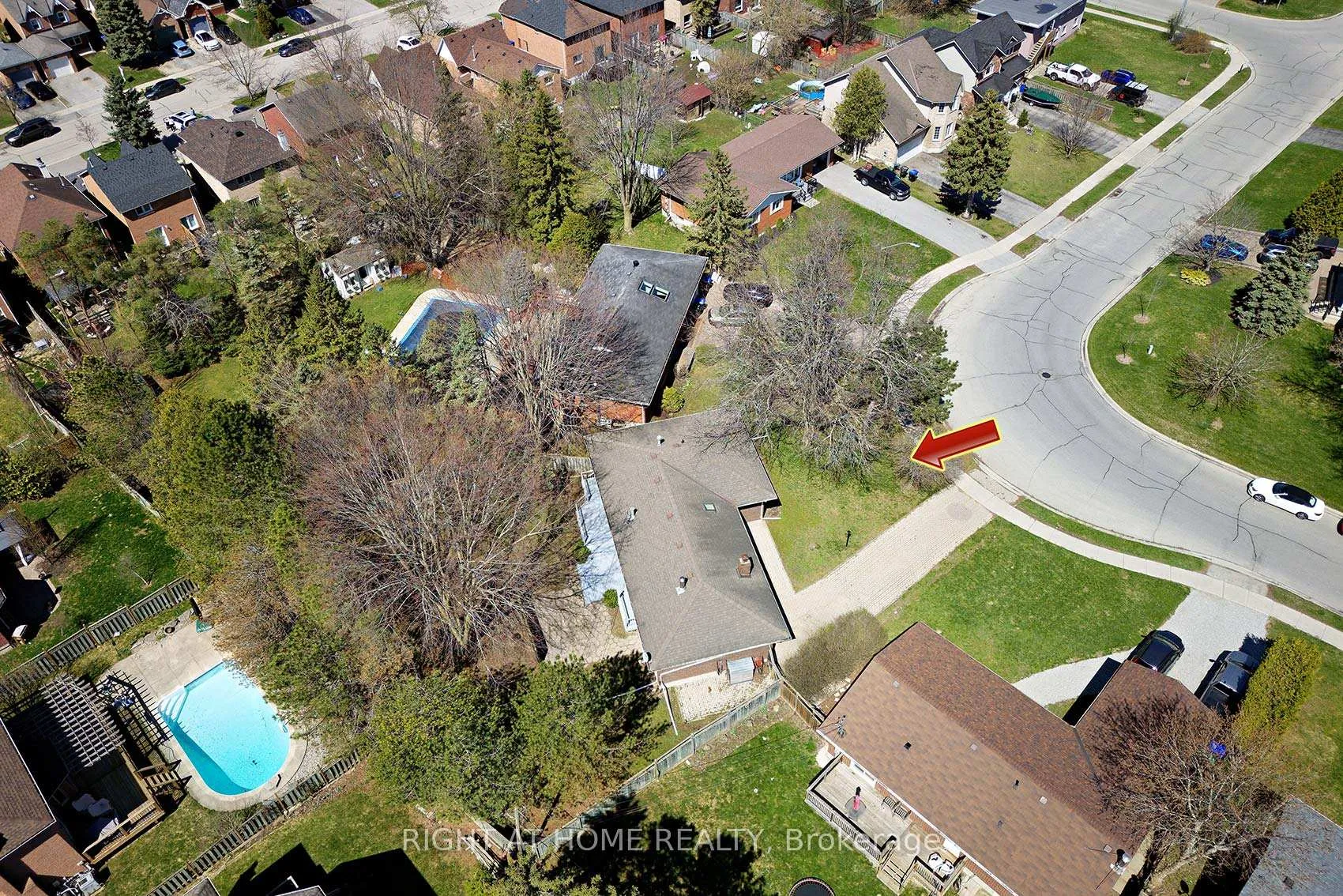 Photo 34 of 17 Oak Street, New Tecumseth, Alliston — HOMEH