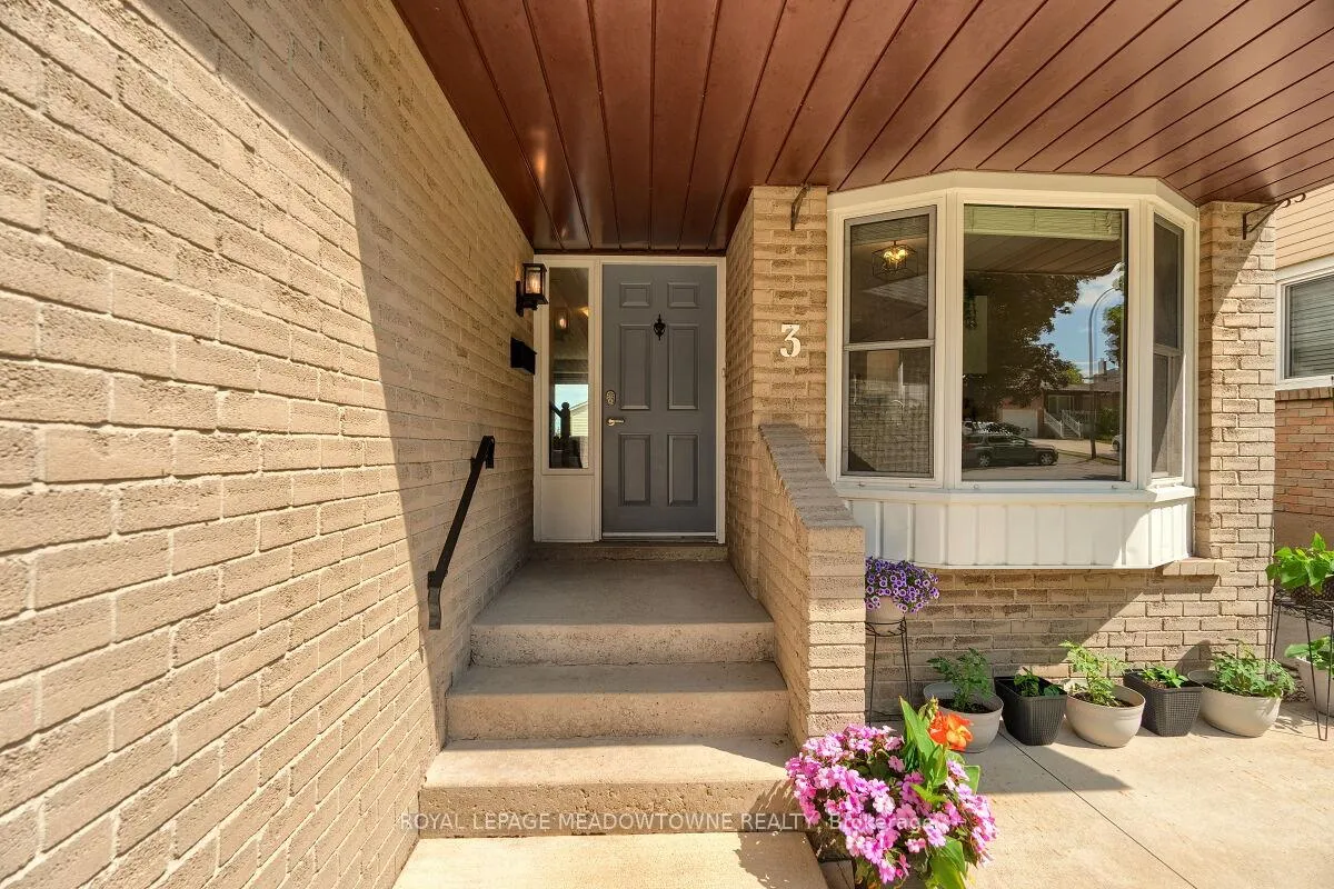 Photo 6 of 3 Lyton Crescent, Hamilton, Stoney Creek — HOMEH