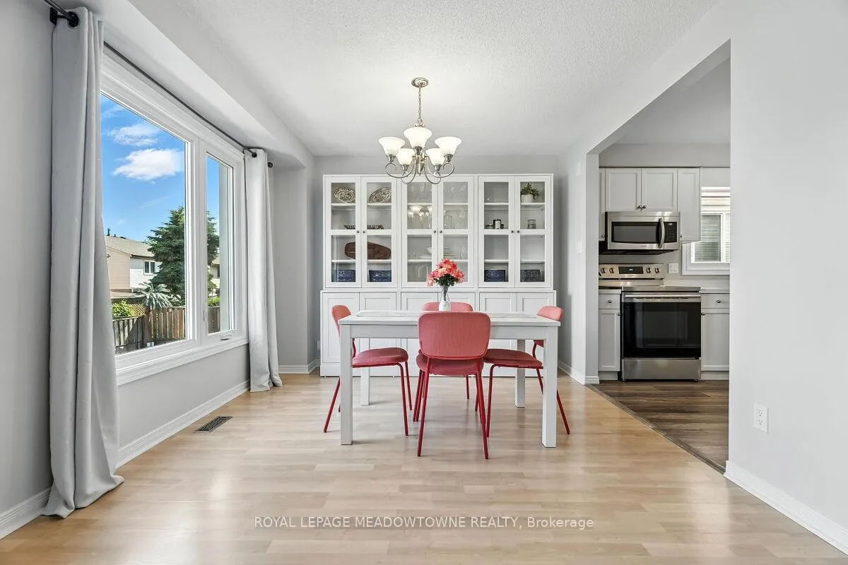 Photo 11 of 3 Lyton Crescent, Hamilton, Stoney Creek — HOMEH