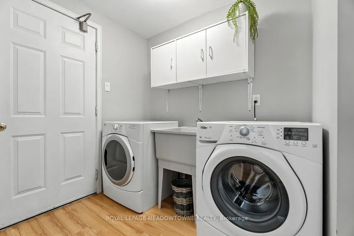 Photo 18 of 3 Lyton Crescent, Hamilton, Stoney Creek — HOMEH