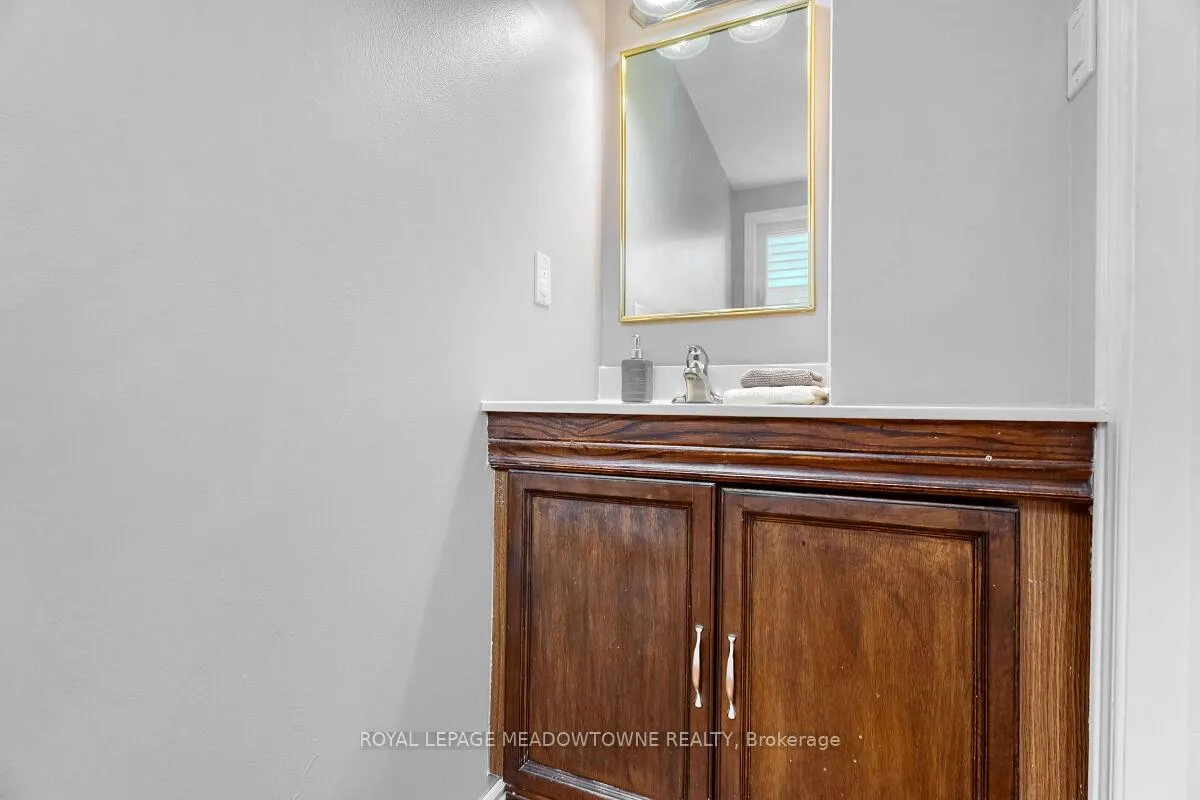 Photo 19 of 3 Lyton Crescent, Hamilton, Stoney Creek — HOMEH