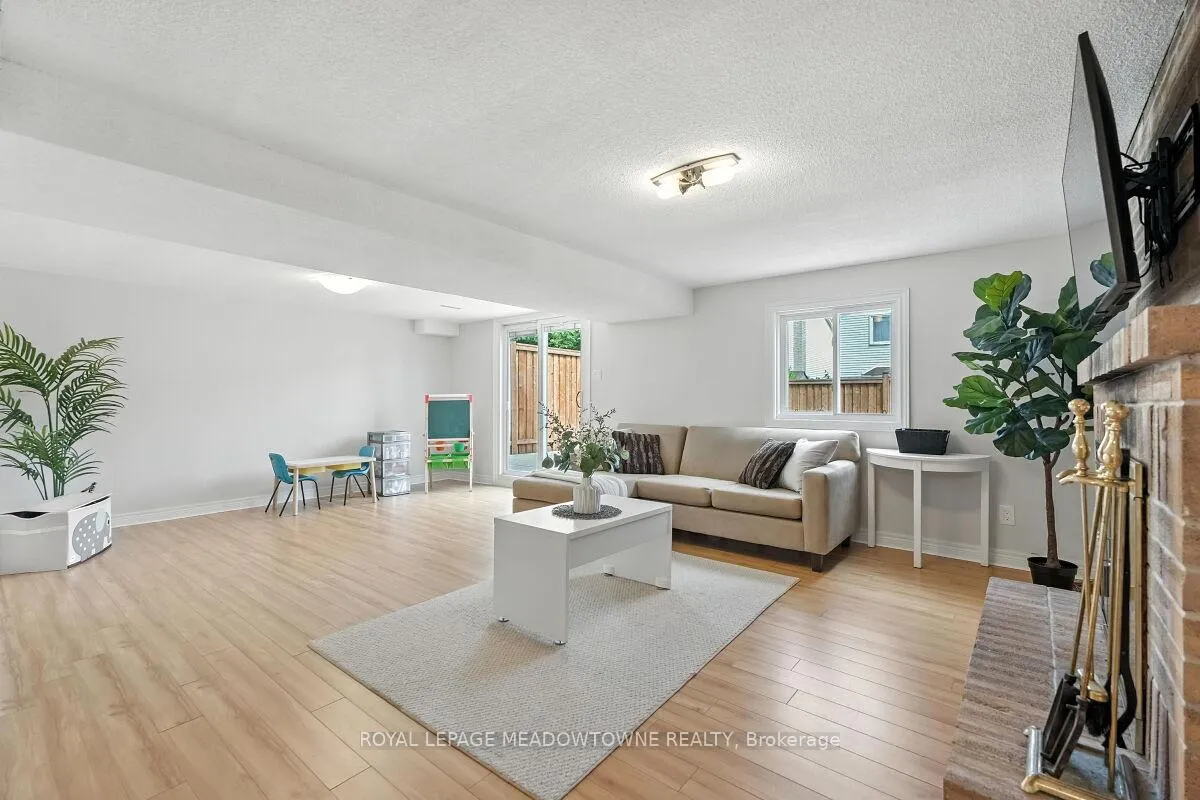 Photo 32 of 3 Lyton Crescent, Hamilton, Stoney Creek — HOMEH