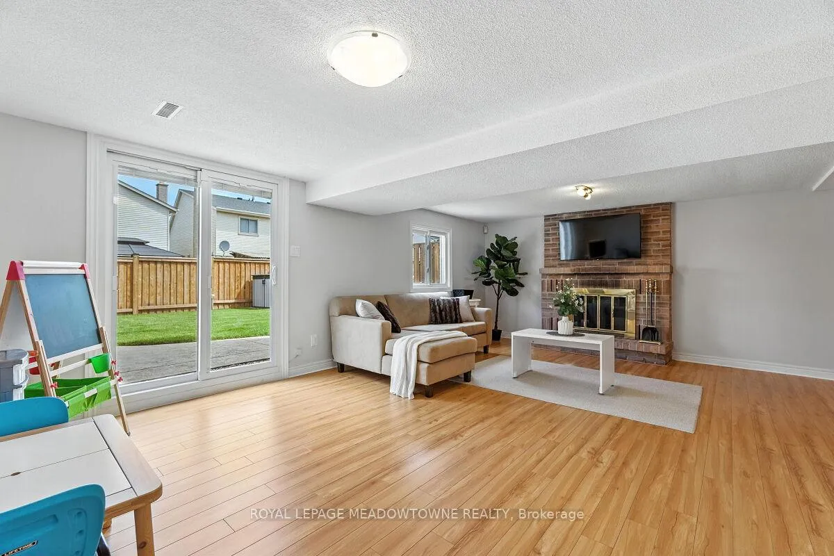 Photo 33 of 3 Lyton Crescent, Hamilton, Stoney Creek — HOMEH
