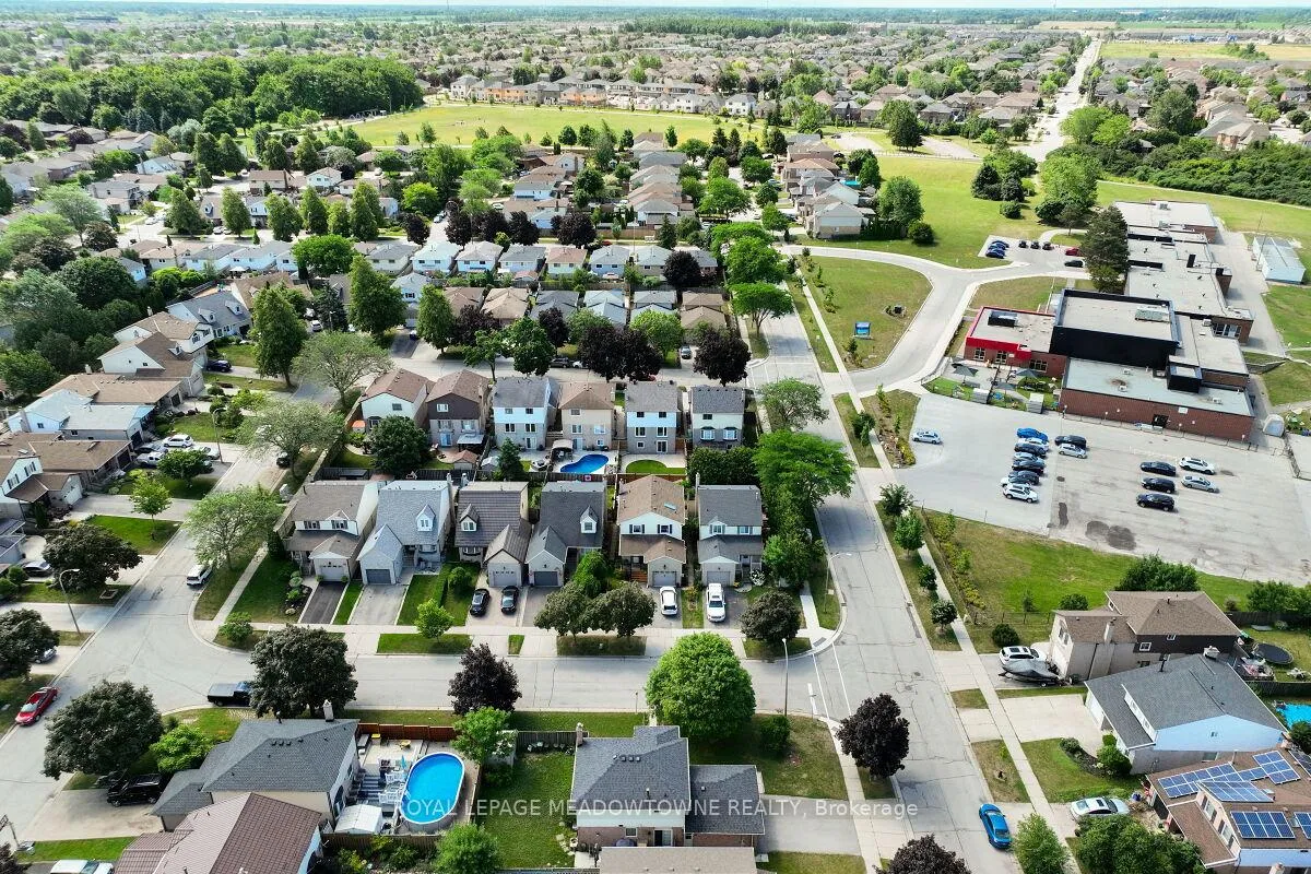 Photo 38 of 3 Lyton Crescent, Hamilton, Stoney Creek — HOMEH