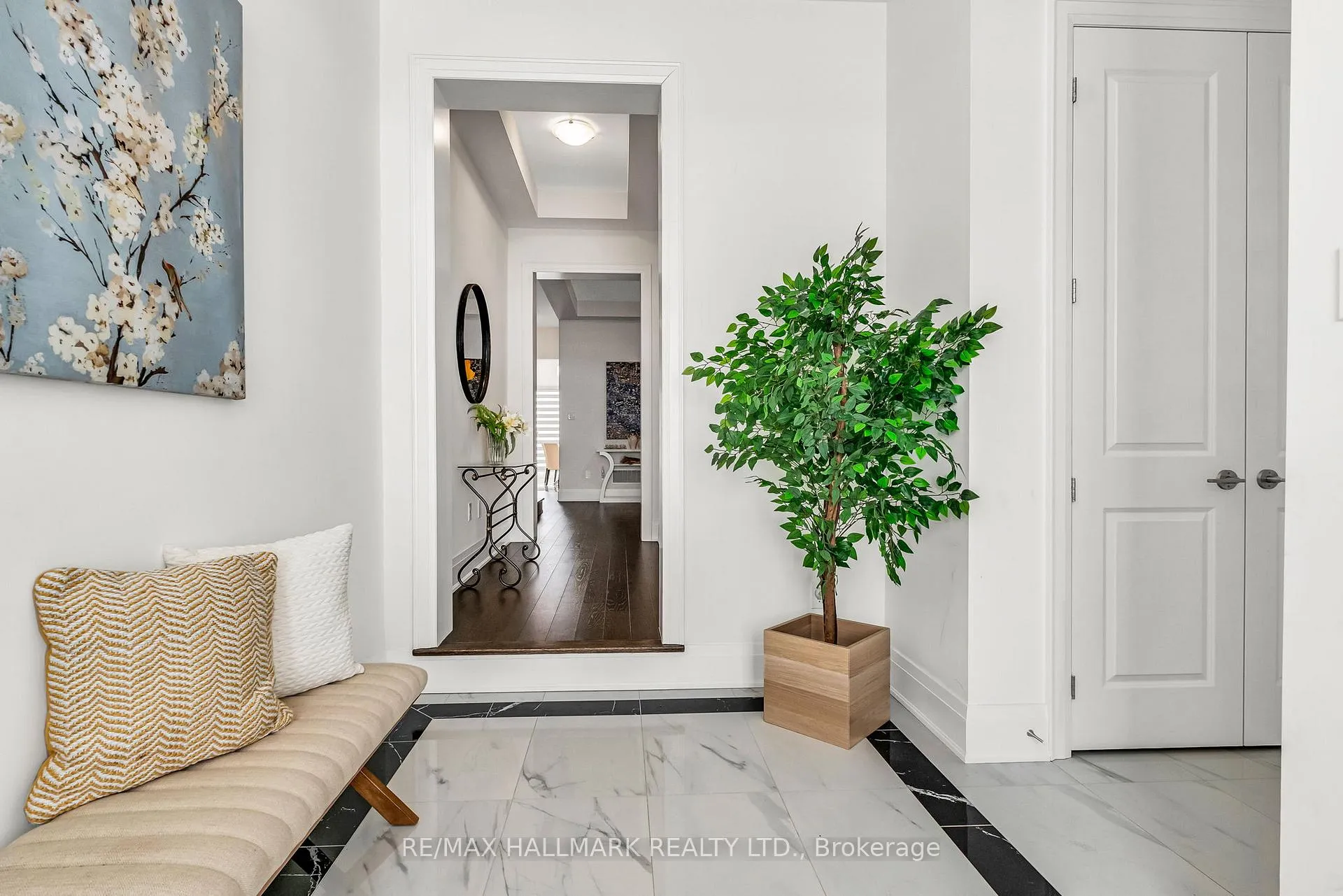 Photo 2 of 17 Brant Drive, Vaughan, Vellore Village — HOMEH