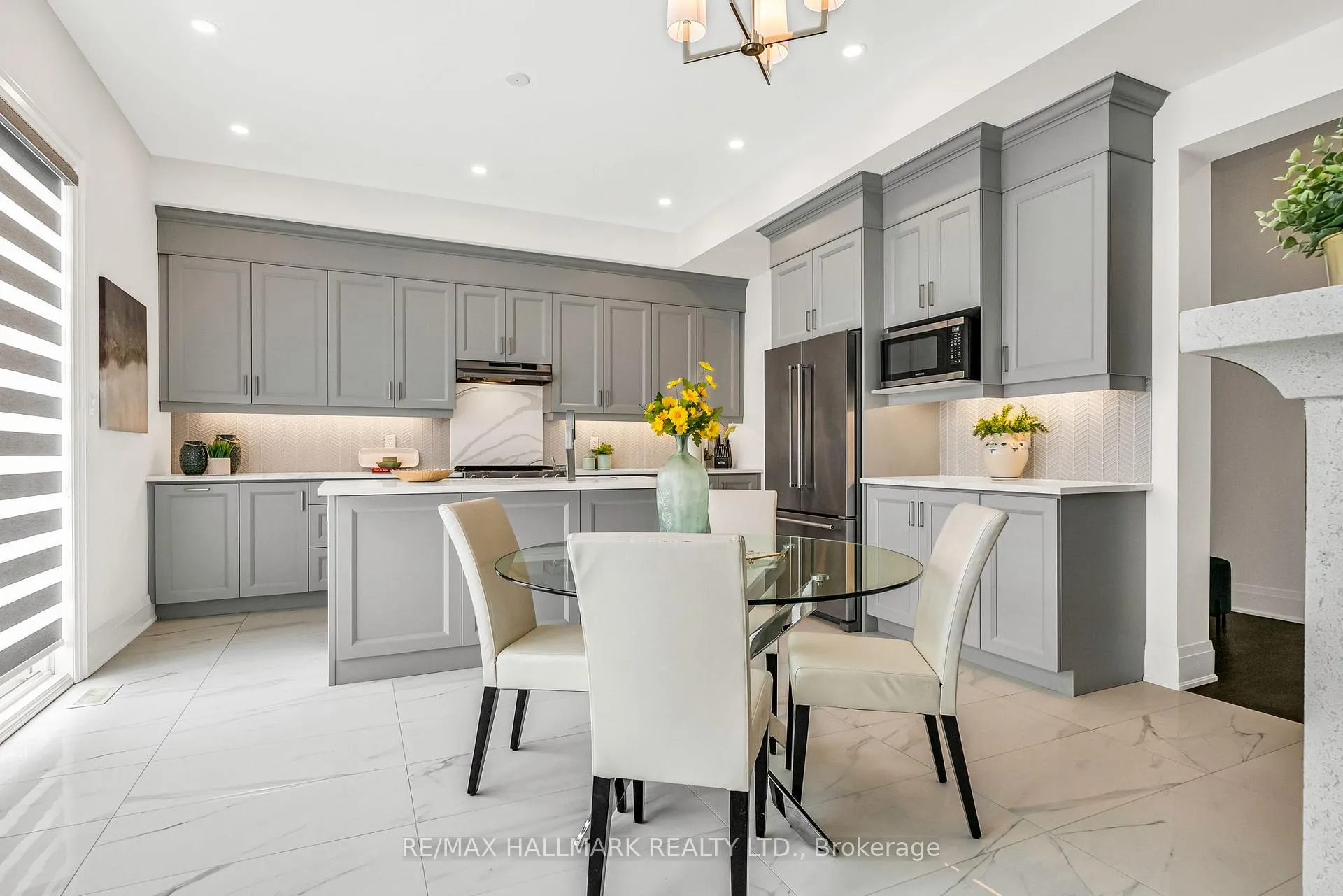Photo 9 of 17 Brant Drive, Vaughan, Vellore Village — HOMEH