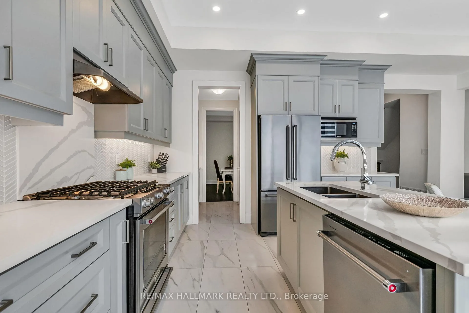 Photo 14 of 17 Brant Drive, Vaughan, Vellore Village — HOMEH