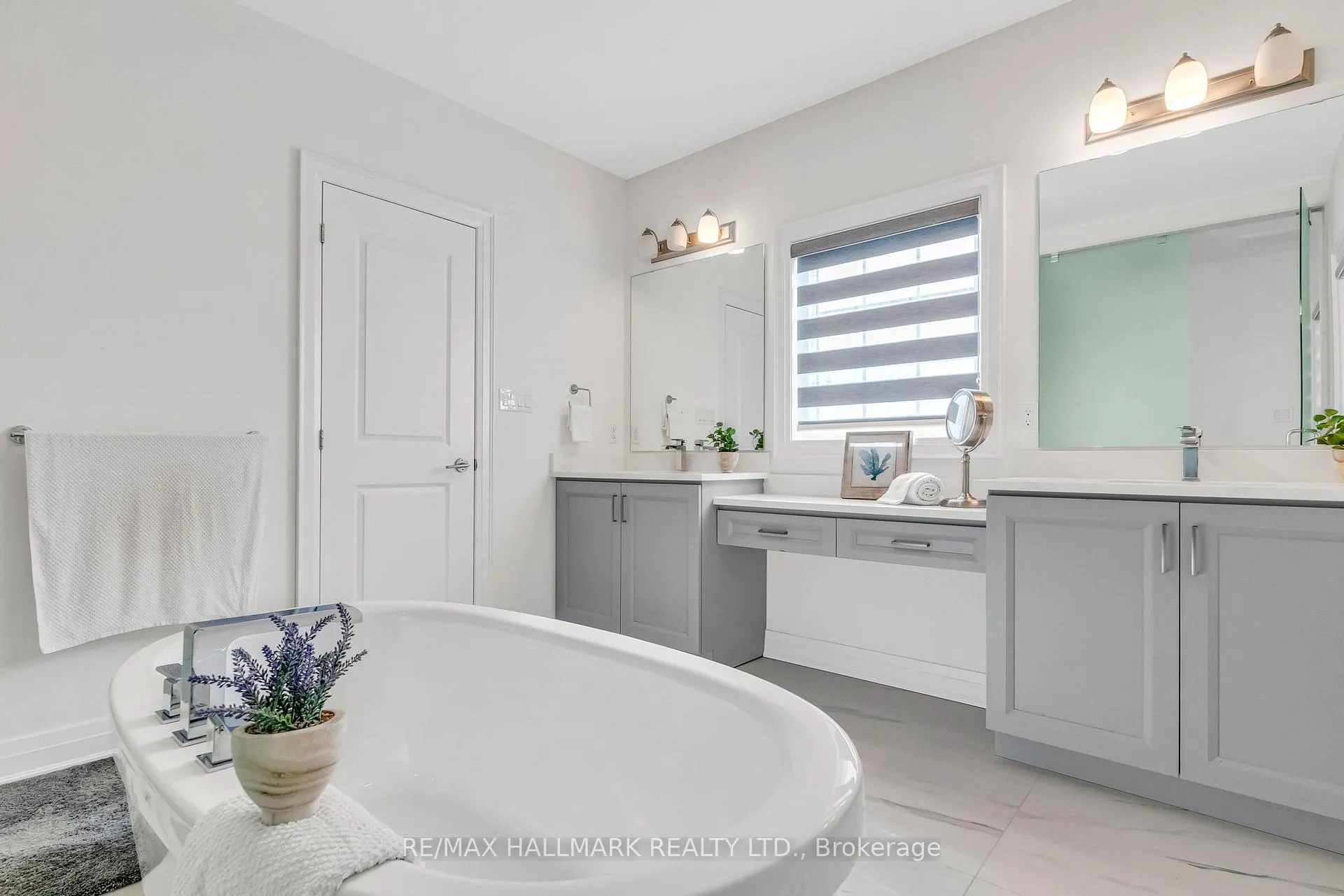 Photo 32 of 17 Brant Drive, Vaughan, Vellore Village — HOMEH