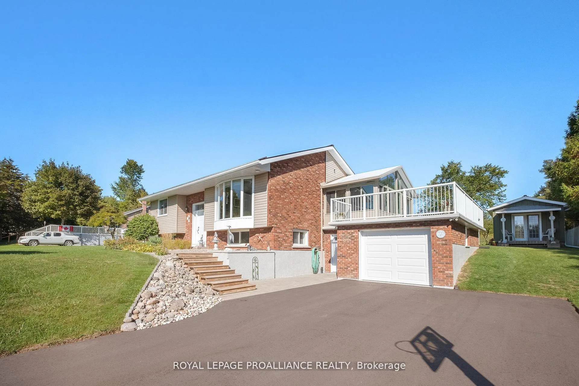 Photo 3 of 2535 Castlehill Drive, Cobourg — HOMEH