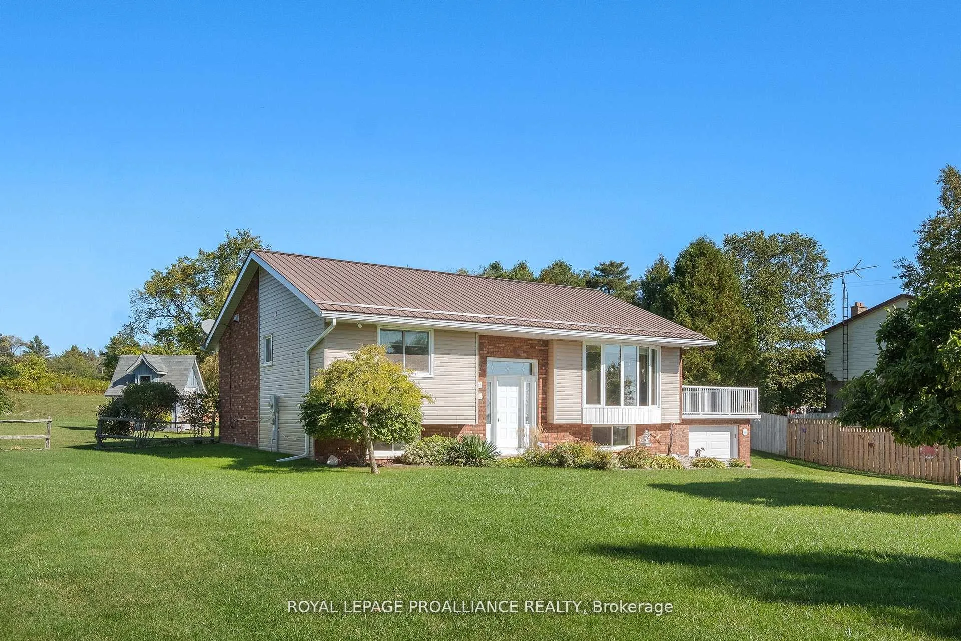 Photo 6 of 2535 Castlehill Drive, Cobourg — HOMEH