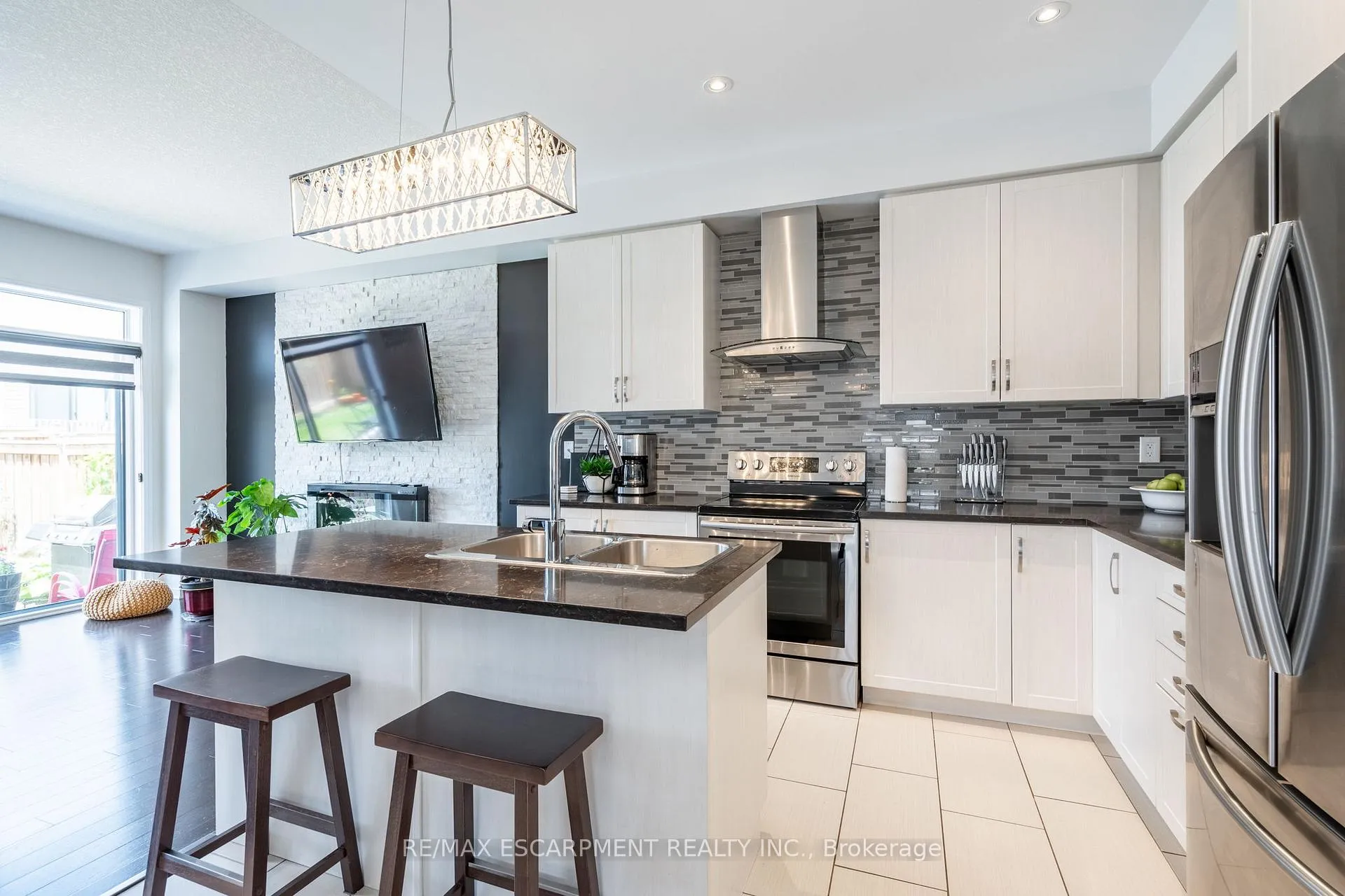 Photo 7 of 17 Kelso Drive, Haldimand — HOMEH