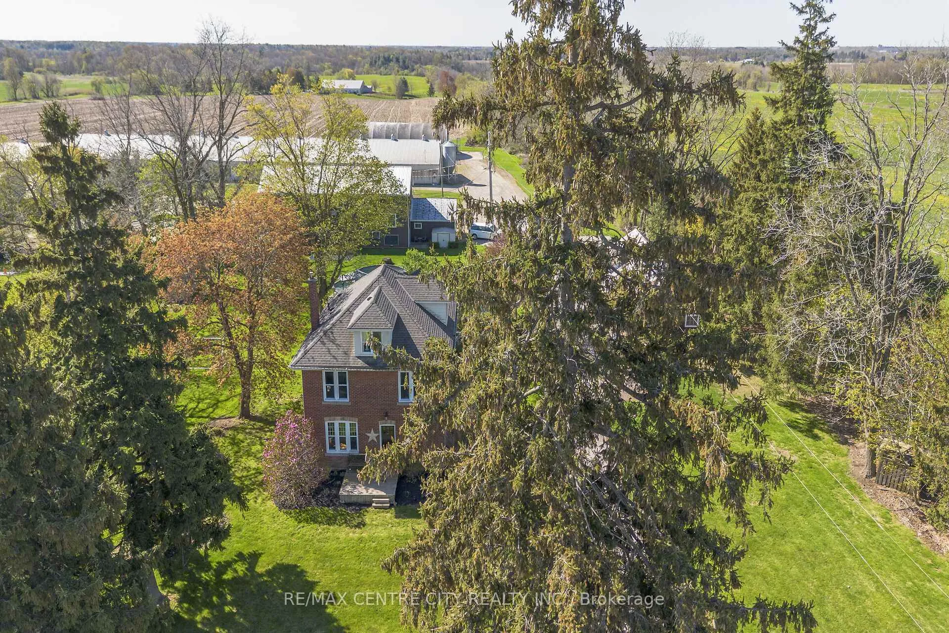 Photo 9 of 96 German School Road, Brant, South Dumfries — HOMEH