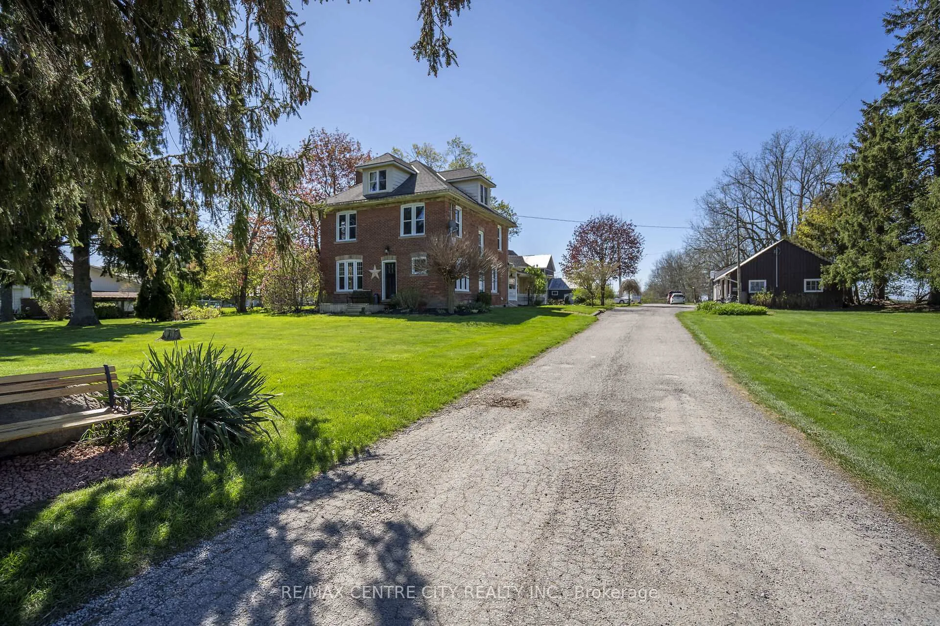Photo 10 of 96 German School Road, Brant, South Dumfries — HOMEH