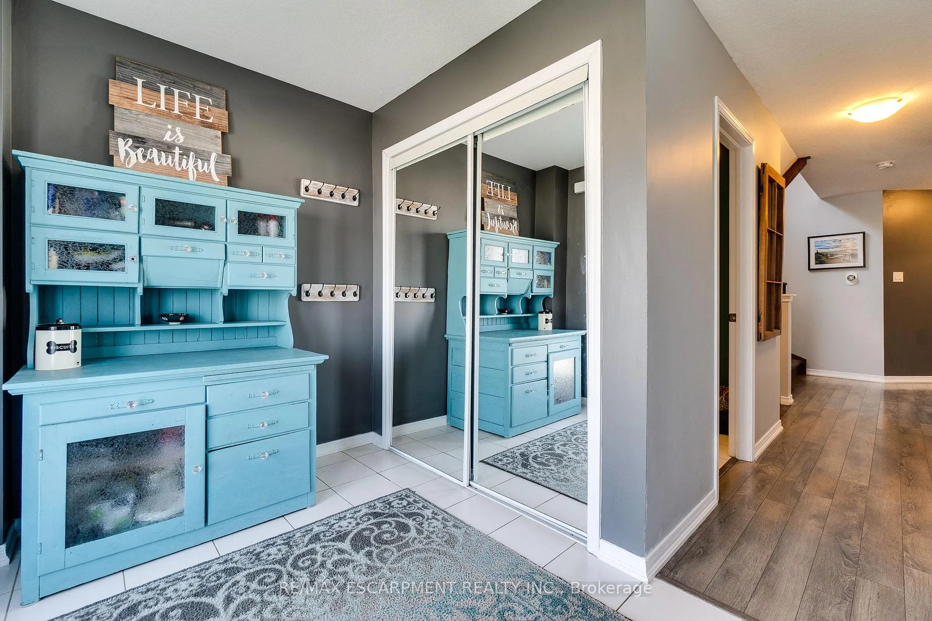 Photo 4 of 170 Binhaven Boulevard, Hamilton, Binbrook — HOMEH