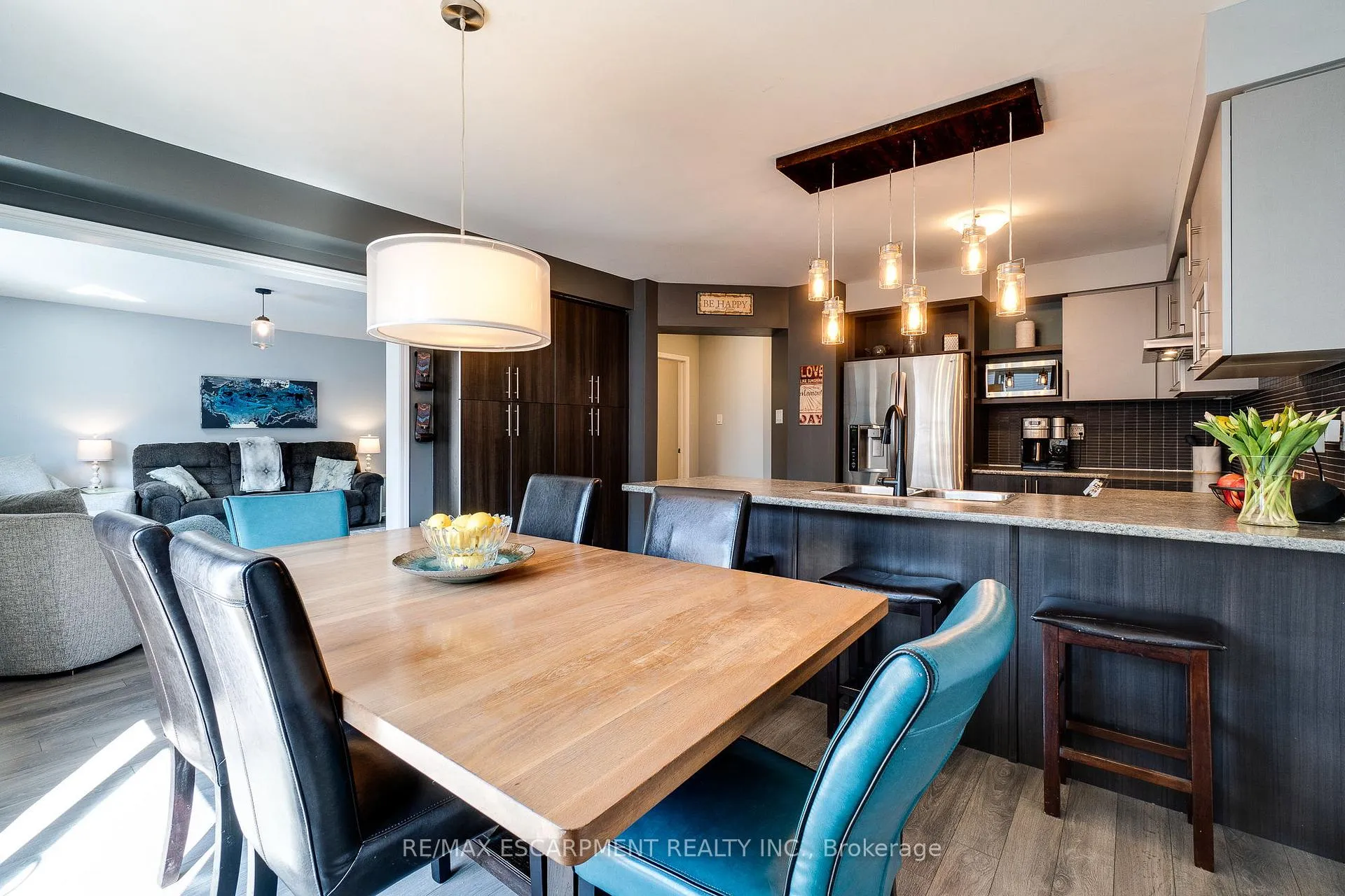 Photo 13 of 170 Binhaven Boulevard, Hamilton, Binbrook — HOMEH