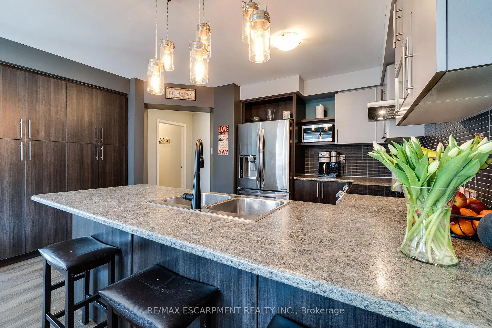 Photo 14 of 170 Binhaven Boulevard, Hamilton, Binbrook — HOMEH