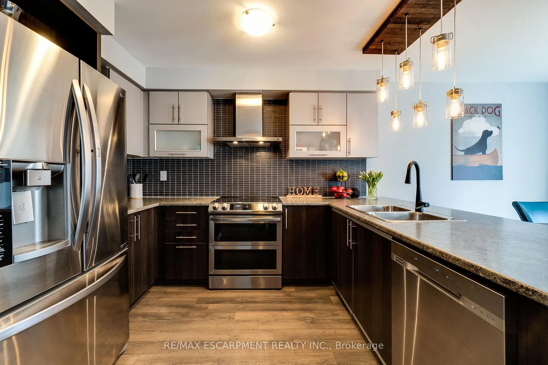 Photo 17 of 170 Binhaven Boulevard, Hamilton, Binbrook — HOMEH