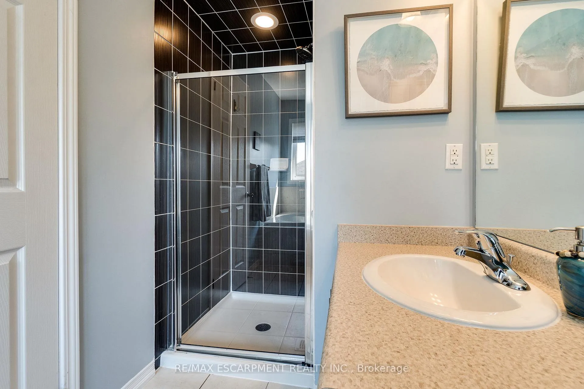 Photo 28 of 170 Binhaven Boulevard, Hamilton, Binbrook — HOMEH