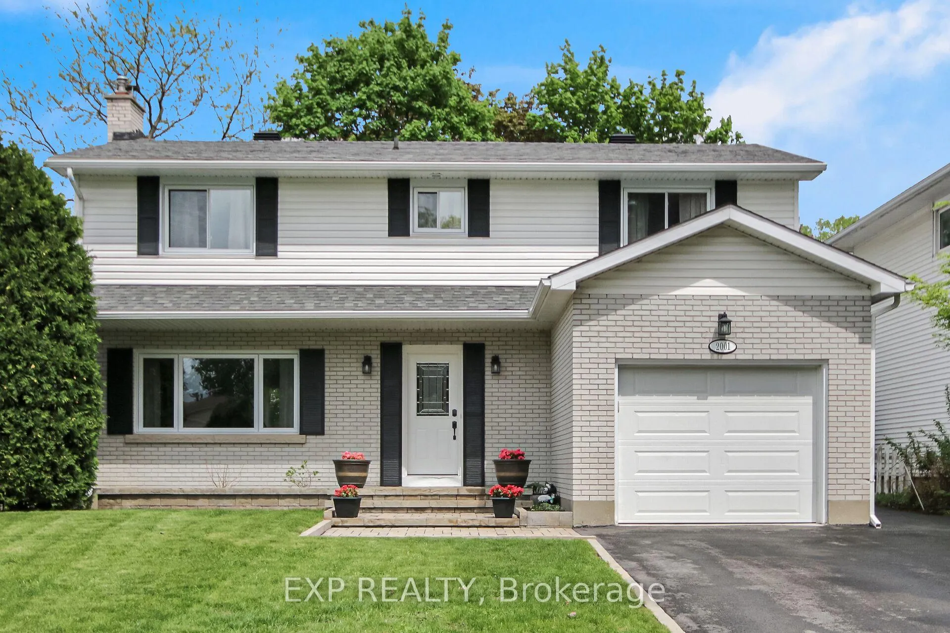 Photo 4 of 2001 Neepawa Avenue, Ottawa, Carlingwood — HOMEH