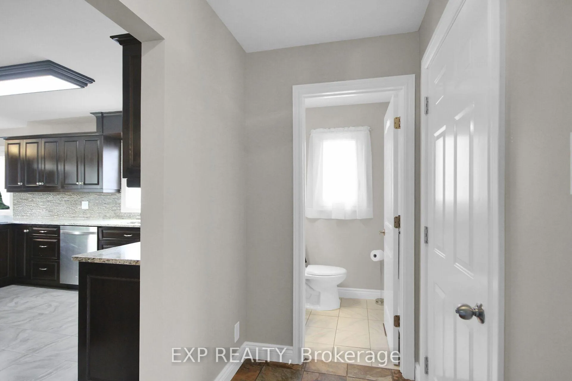 Photo 13 of 2001 Neepawa Avenue, Ottawa, Carlingwood — HOMEH