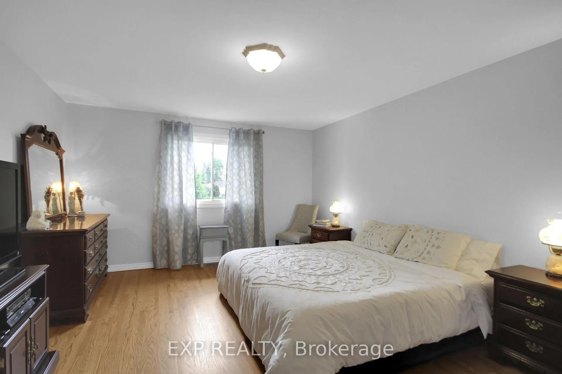 Photo 32 of 2001 Neepawa Avenue, Ottawa, Carlingwood — HOMEH