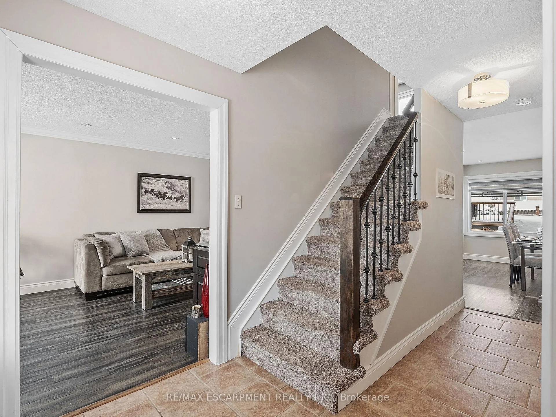 Photo 5 of 25 Lindsay Drive, Haldimand — HOMEH