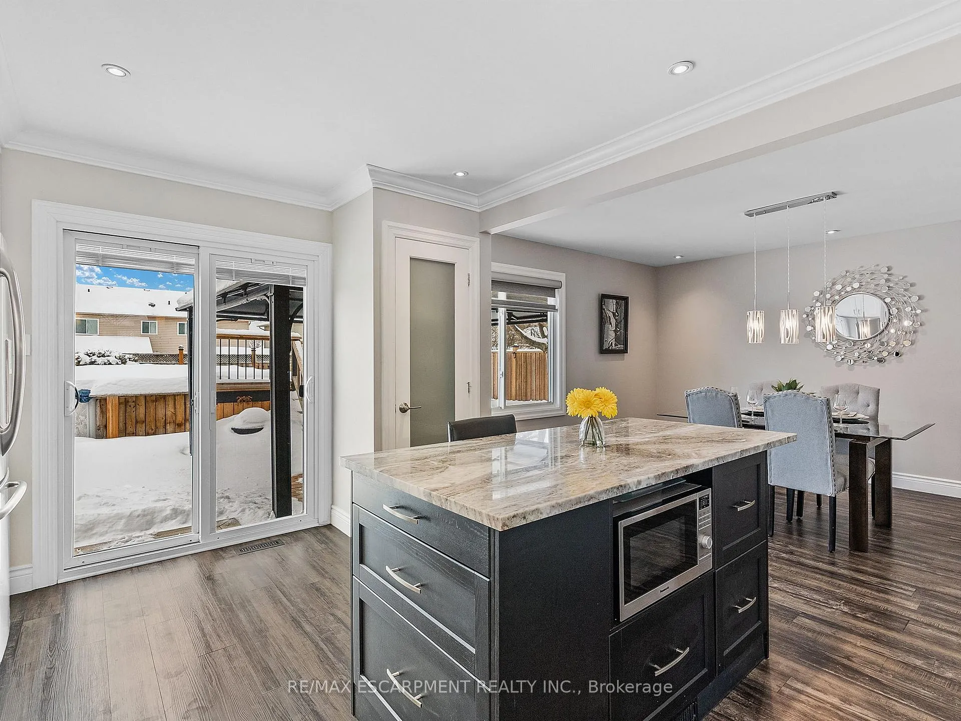 Photo 11 of 25 Lindsay Drive, Haldimand — HOMEH