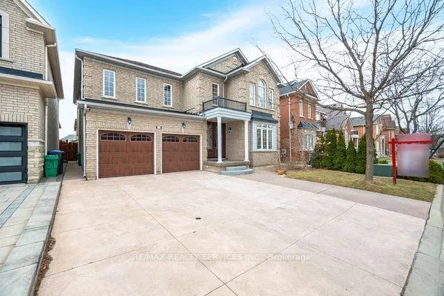 Photo 2 of 15 Vernet Crescent, Brampton, Vales of Castlemore North — HOMEH