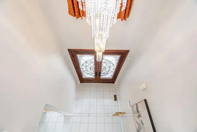 Photo 7 of 15 Vernet Crescent, Brampton, Vales of Castlemore North — HOMEH