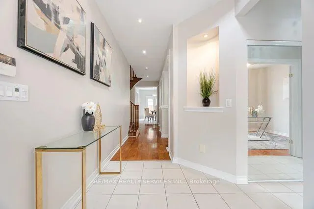 Photo 8 of 15 Vernet Crescent, Brampton, Vales of Castlemore North — HOMEH