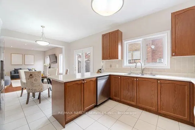 Photo 22 of 15 Vernet Crescent, Brampton, Vales of Castlemore North — HOMEH