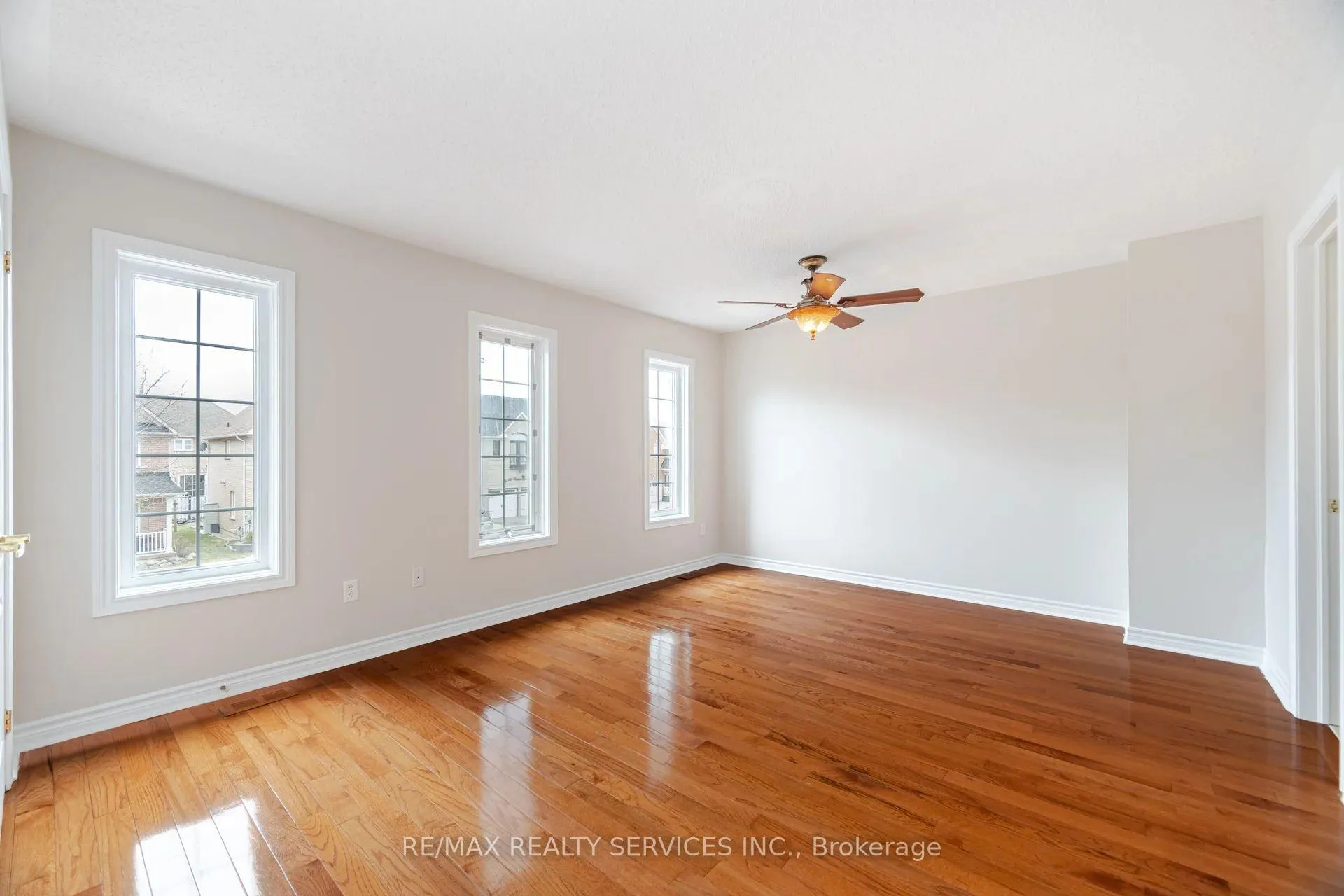 Photo 38 of 15 Vernet Crescent, Brampton, Vales of Castlemore North — HOMEH