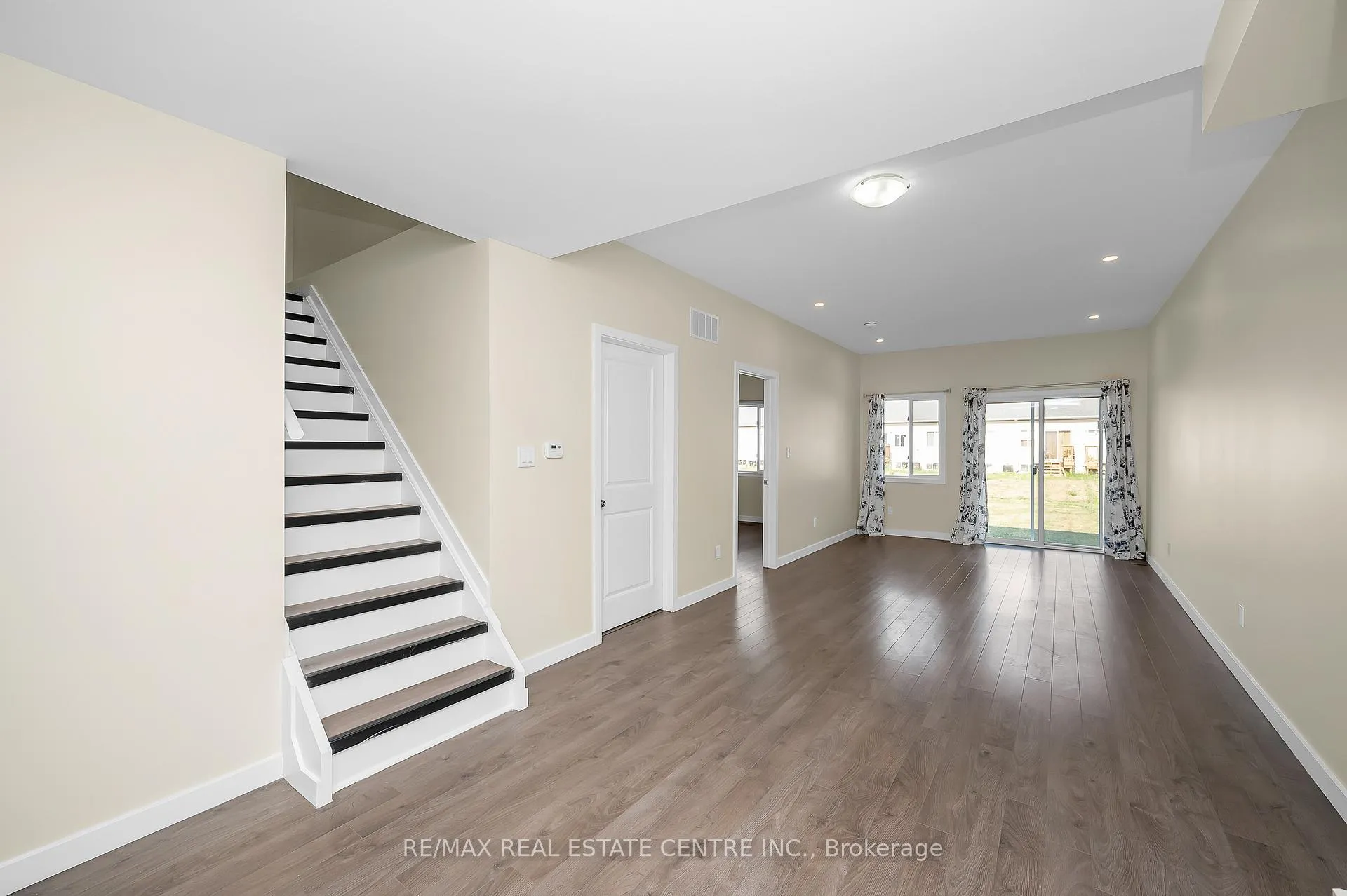 Photo 12 of 356 Alberta Street, Welland, Lincoln/Crowland — HOMEH