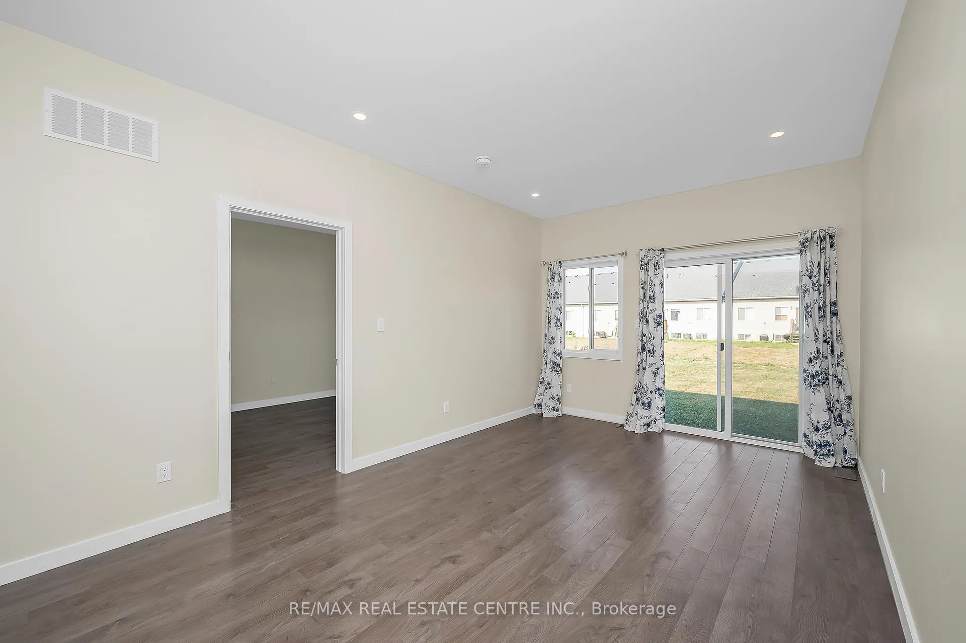 Photo 15 of 356 Alberta Street, Welland, Lincoln/Crowland — HOMEH