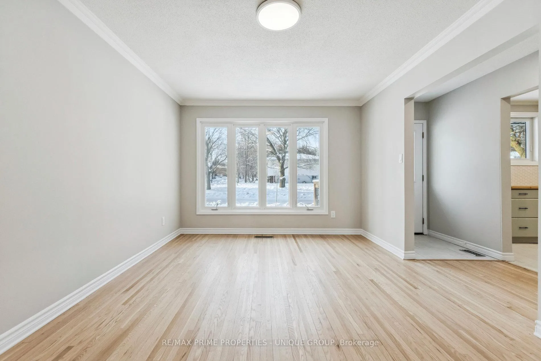 Photo 8 of 520 Teakwood Drive, Waterloo — HOMEH
