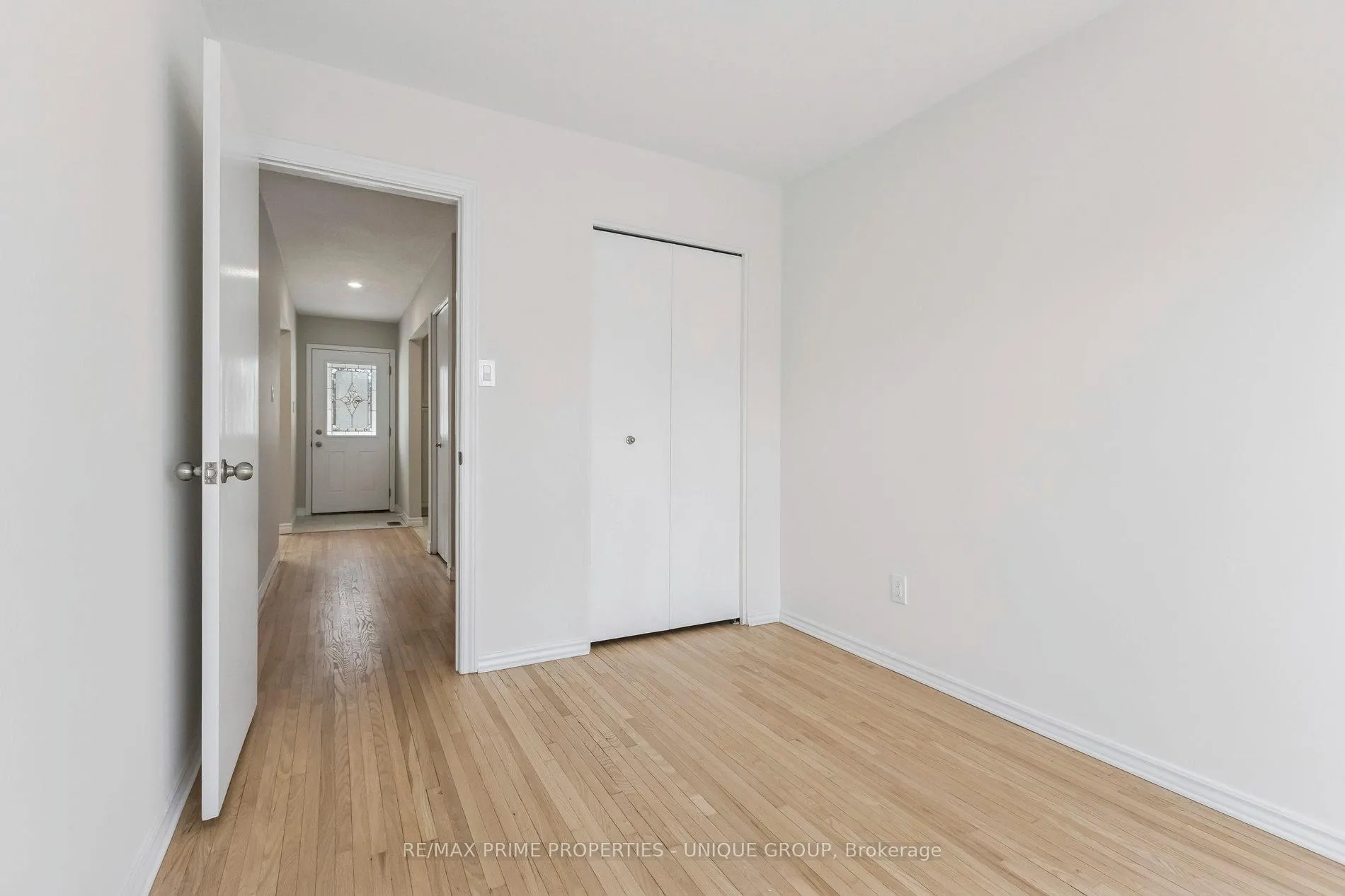 Photo 20 of 520 Teakwood Drive, Waterloo — HOMEH