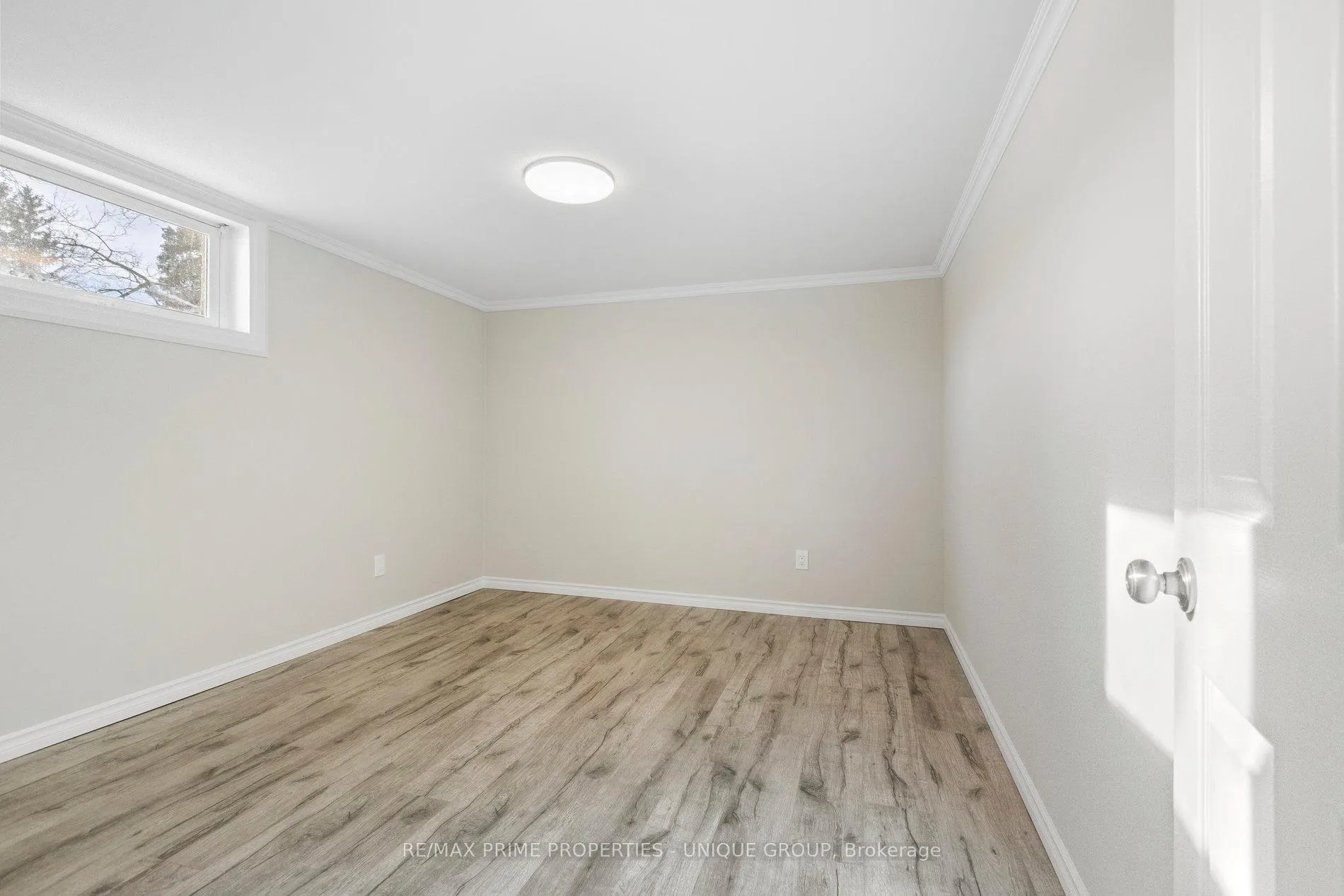 Photo 37 of 520 Teakwood Drive, Waterloo — HOMEH