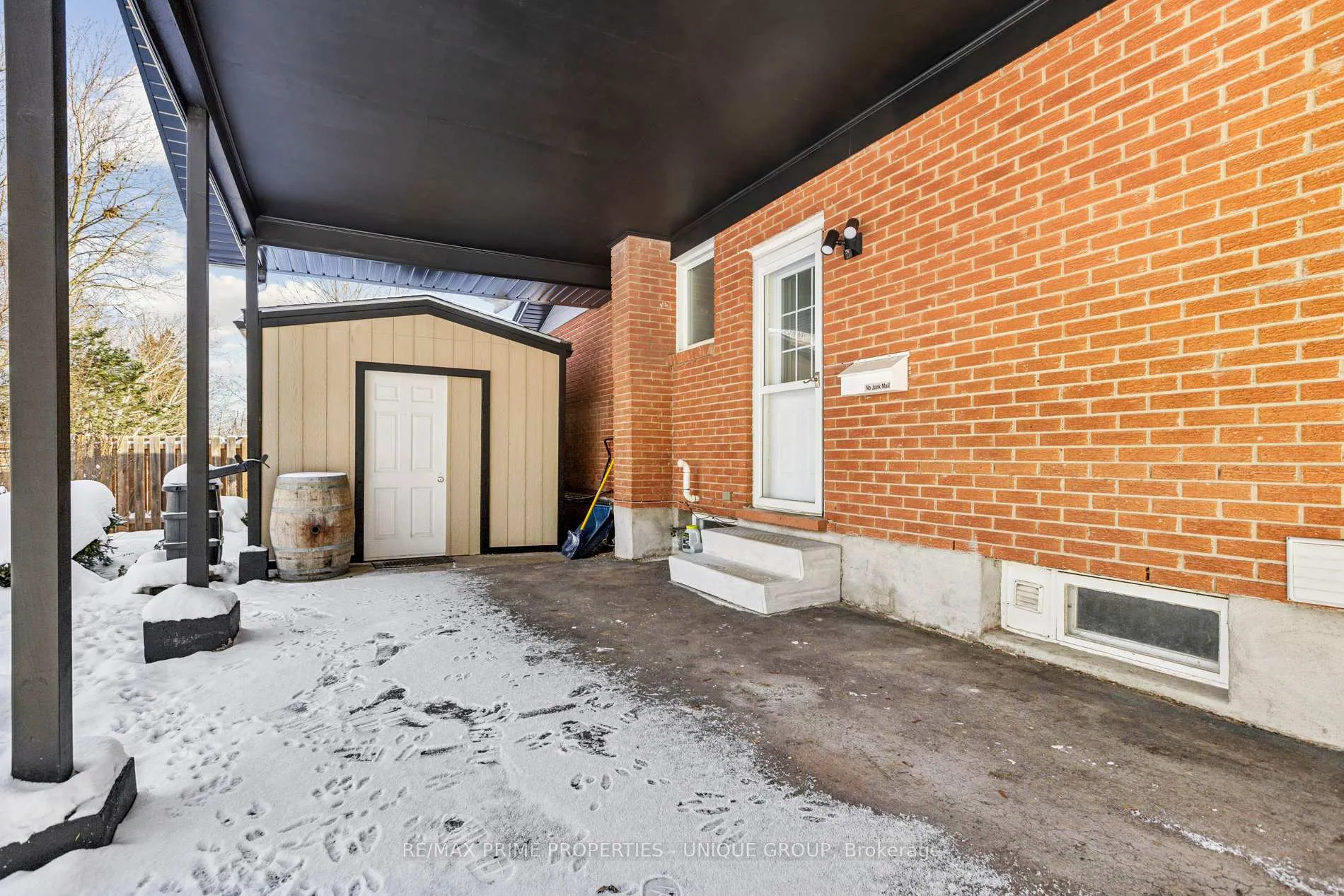 Photo 43 of 520 Teakwood Drive, Waterloo — HOMEH