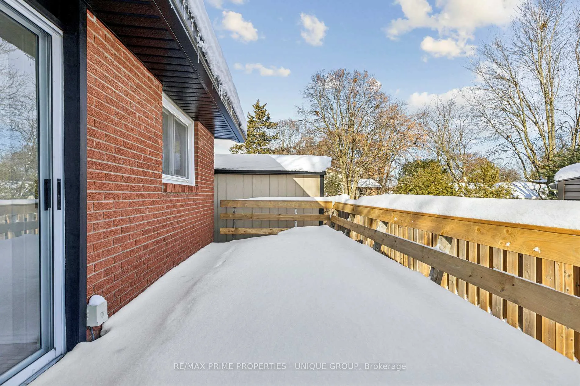 Photo 48 of 520 Teakwood Drive, Waterloo — HOMEH