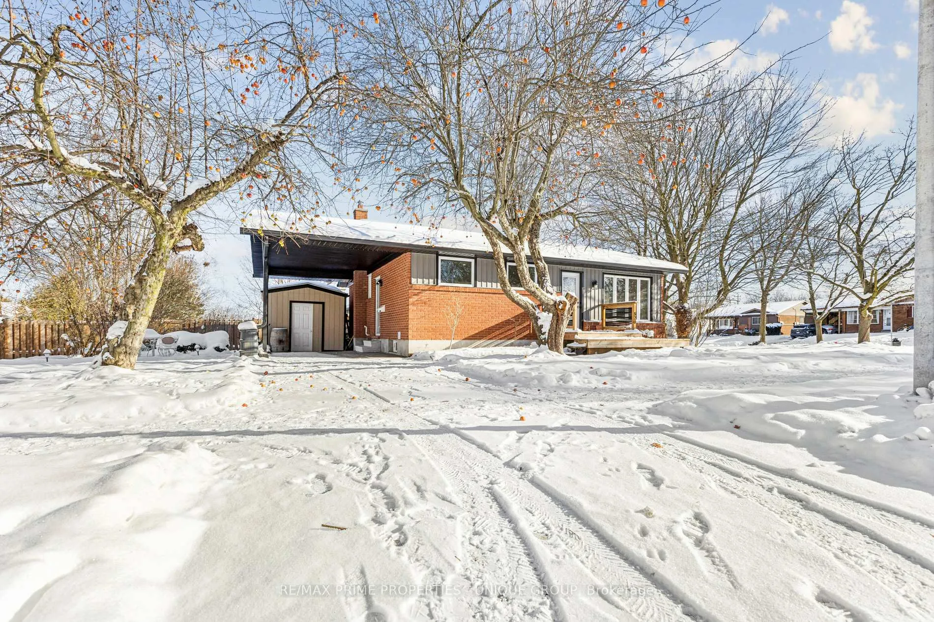 Photo 50 of 520 Teakwood Drive, Waterloo — HOMEH