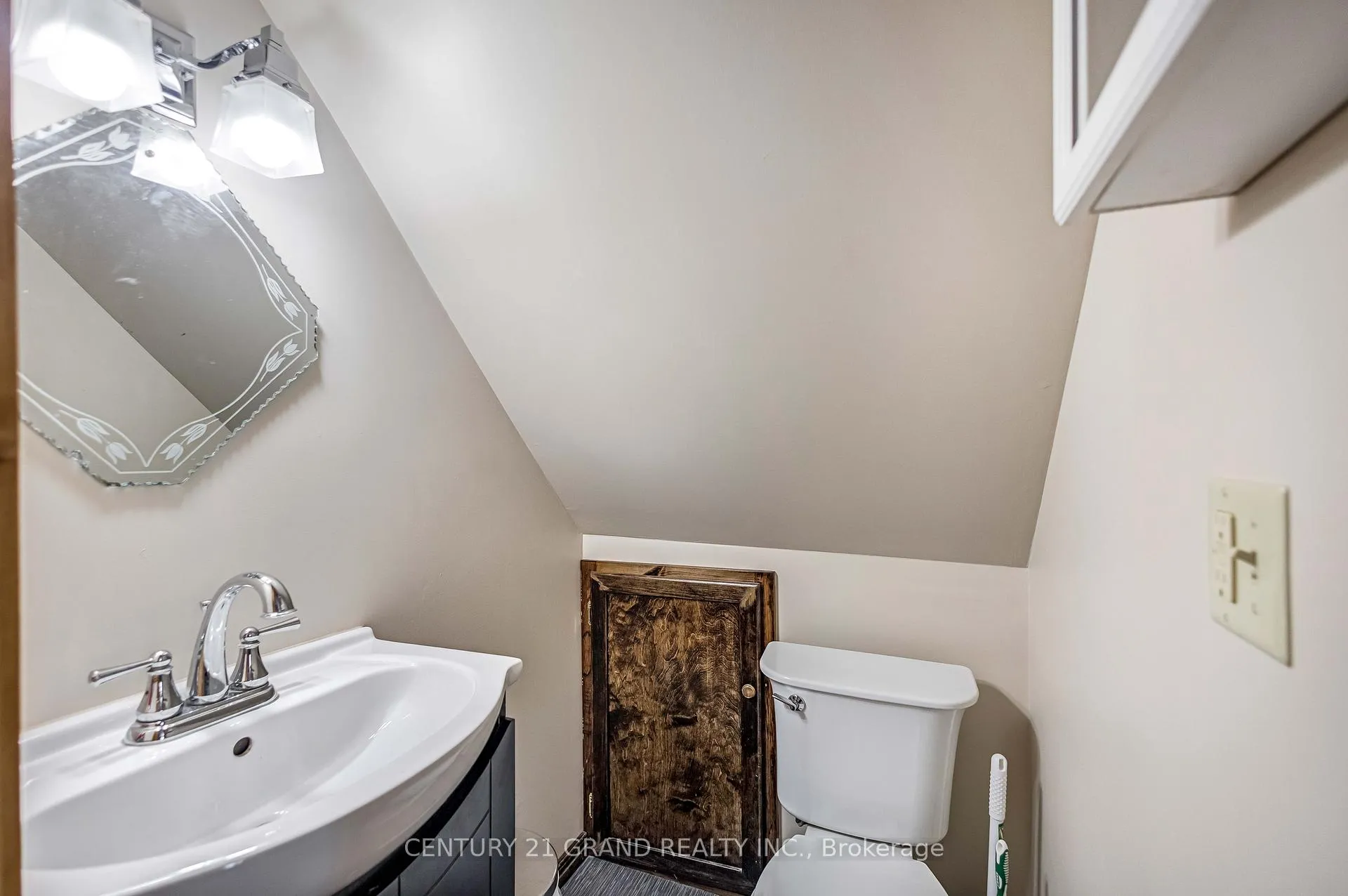 Photo 13 of 1307 Concession 3 Road, Norfolk, Townsend — HOMEH