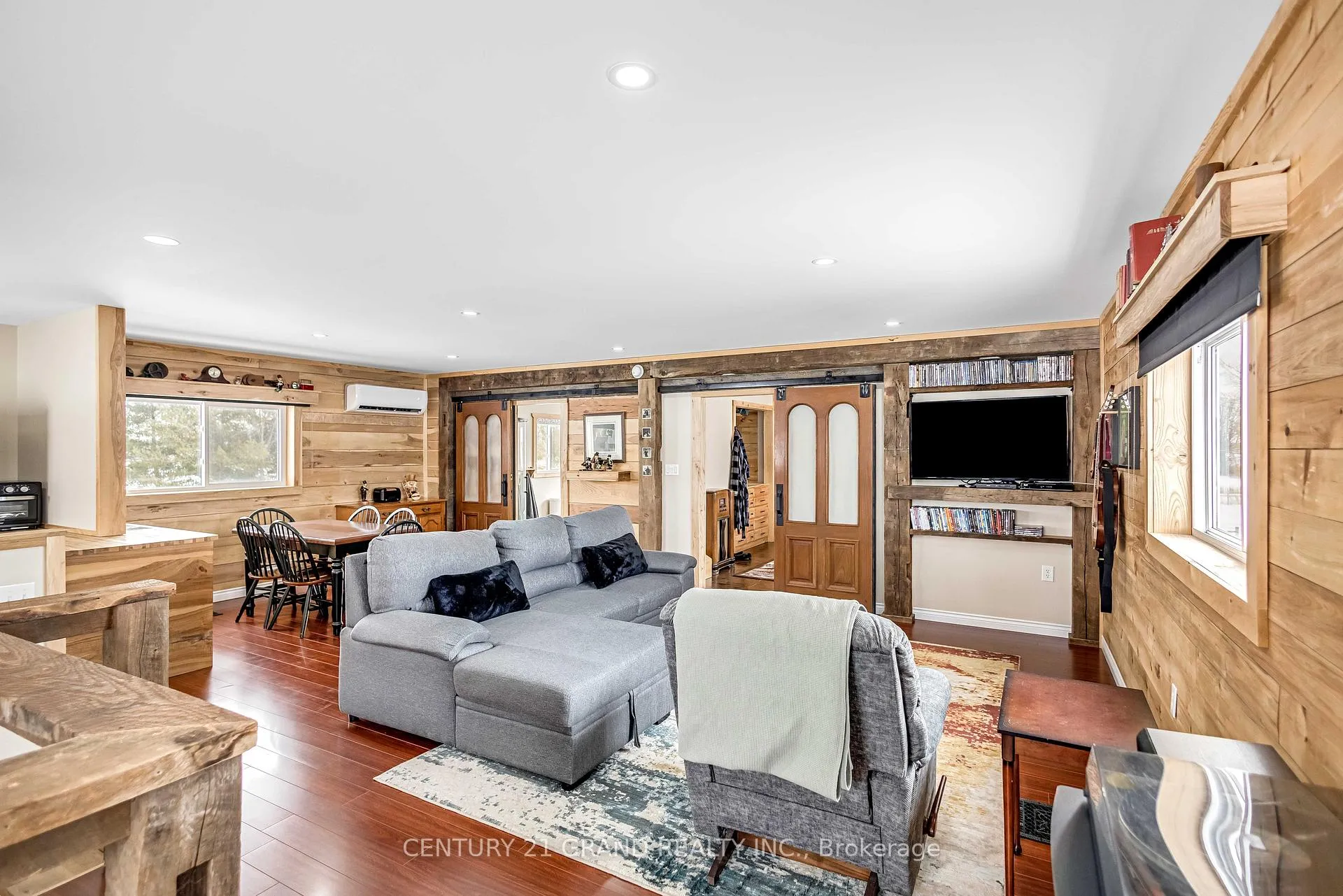 Photo 32 of 1307 Concession 3 Road, Norfolk, Townsend — HOMEH